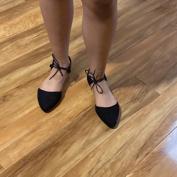 Black flat sandals, size 7 - Picture 5 of 7